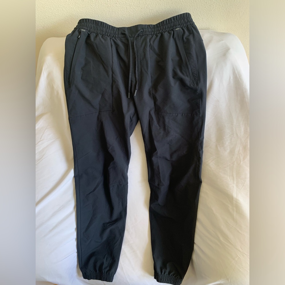 Lululemon Liscense To Train Men’s Jogger Sweatpants Size L Black 29” Inseam
